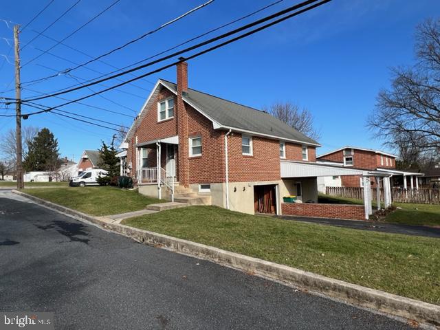 1704 E Caracas Ave
