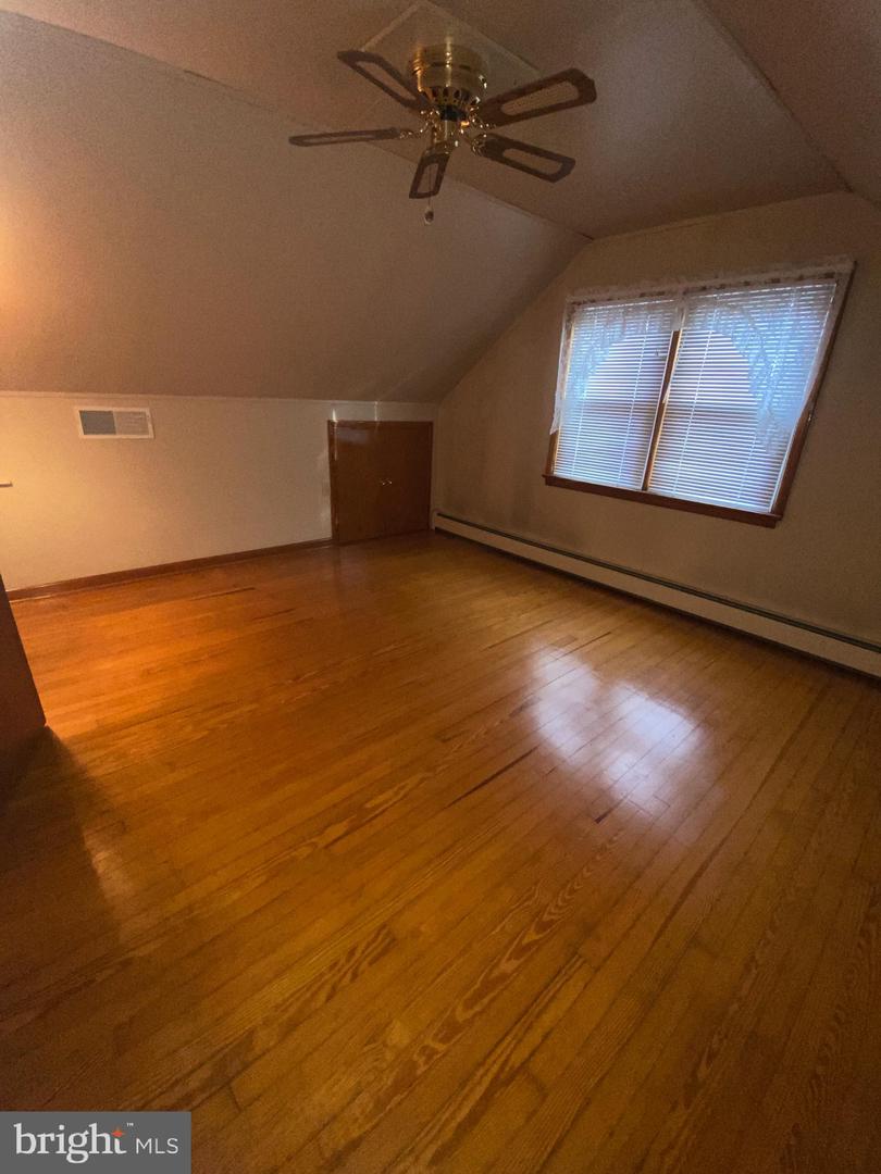 1704 E Caracas Ave