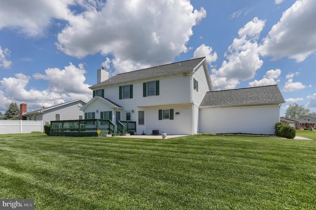924 Manor Dr