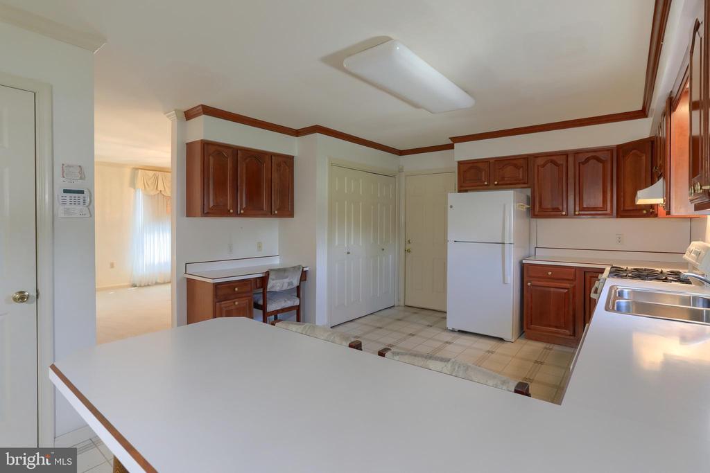 924 Manor Dr