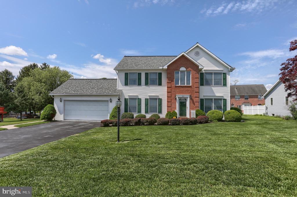 924 Manor Dr