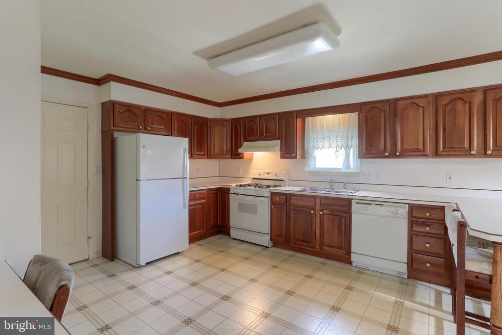 924 Manor Dr