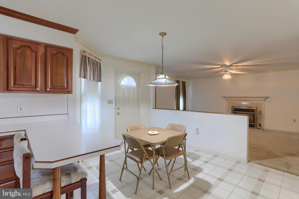 924 Manor Dr
