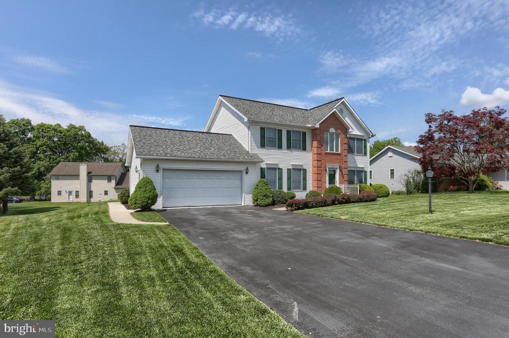 924 Manor Dr