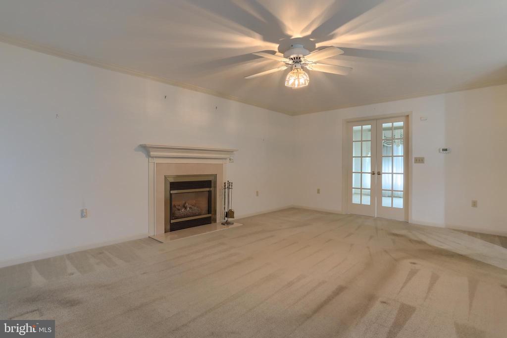 924 Manor Dr