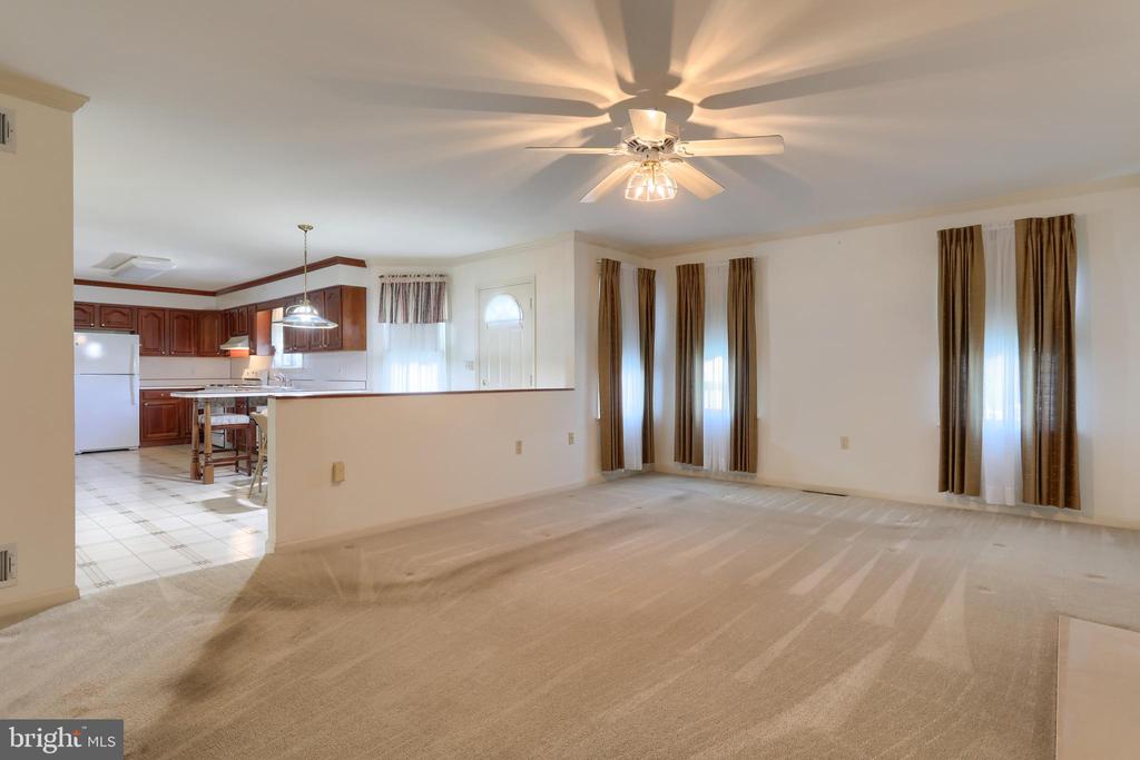 924 Manor Dr