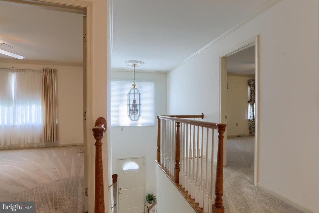 924 Manor Dr