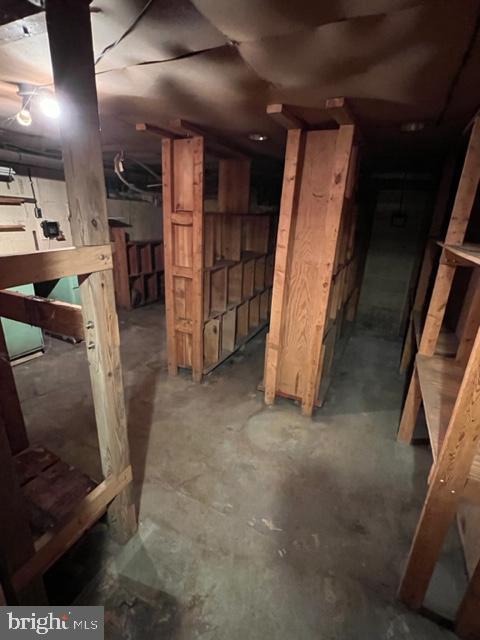 1553 New Holland Pike