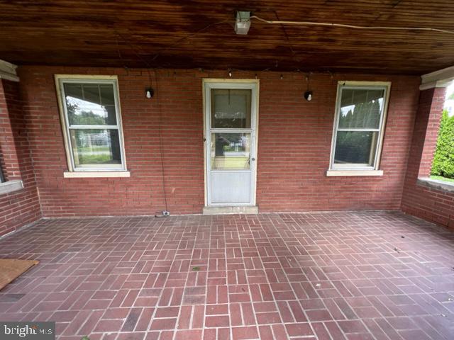 1553 New Holland Pike