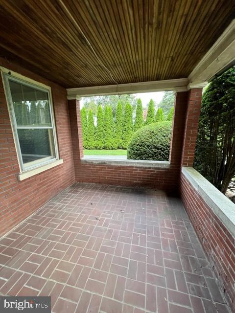 1553 New Holland Pike