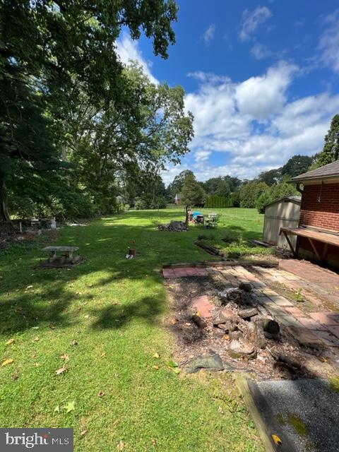 1553 New Holland Pike