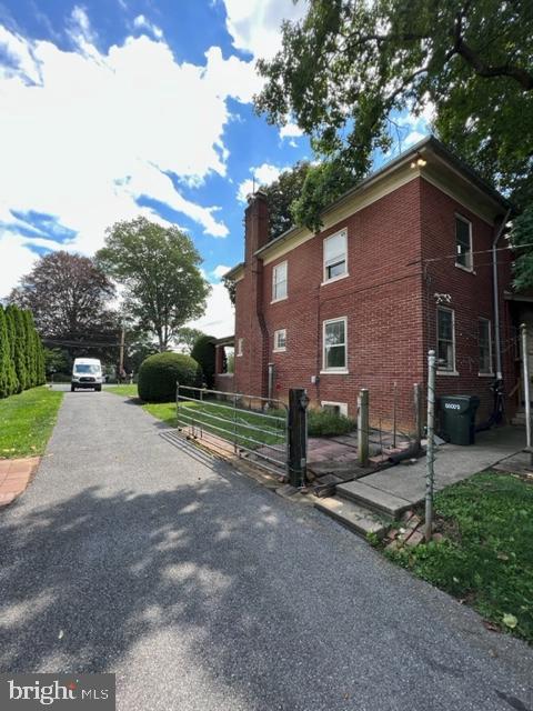 1553 New Holland Pike