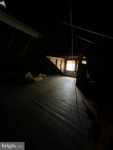 1553 New Holland Pike