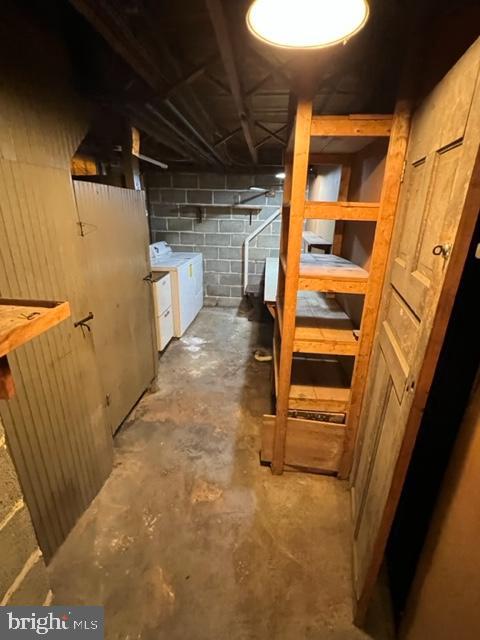 1553 New Holland Pike