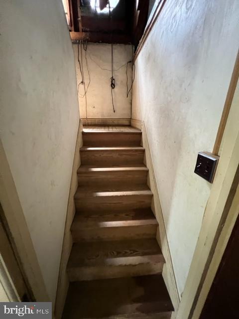 1553 New Holland Pike