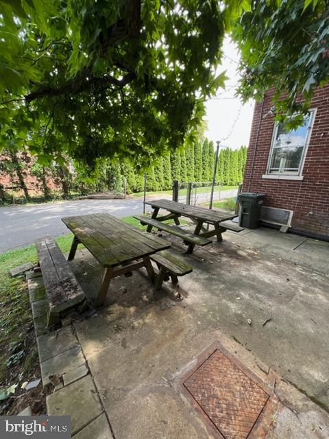 1553 New Holland Pike