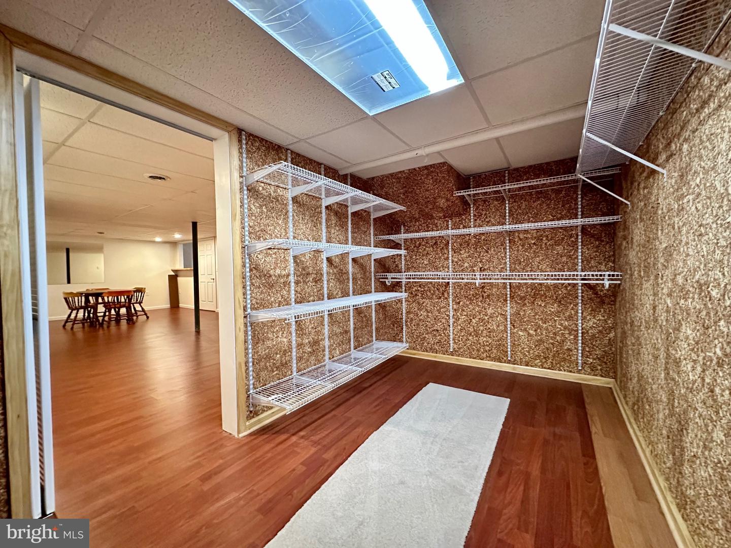506 Waterside Cir