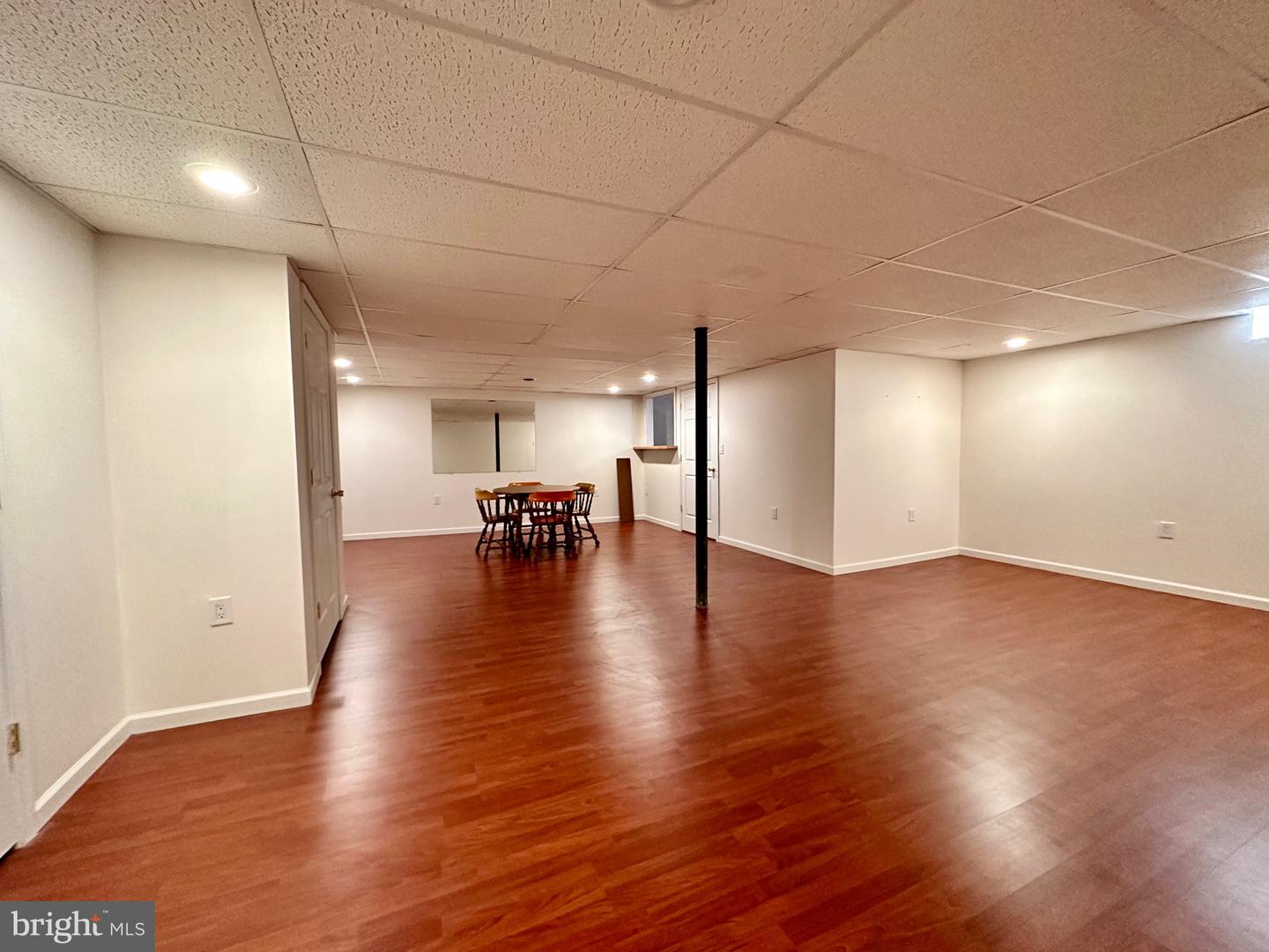 506 Waterside Cir