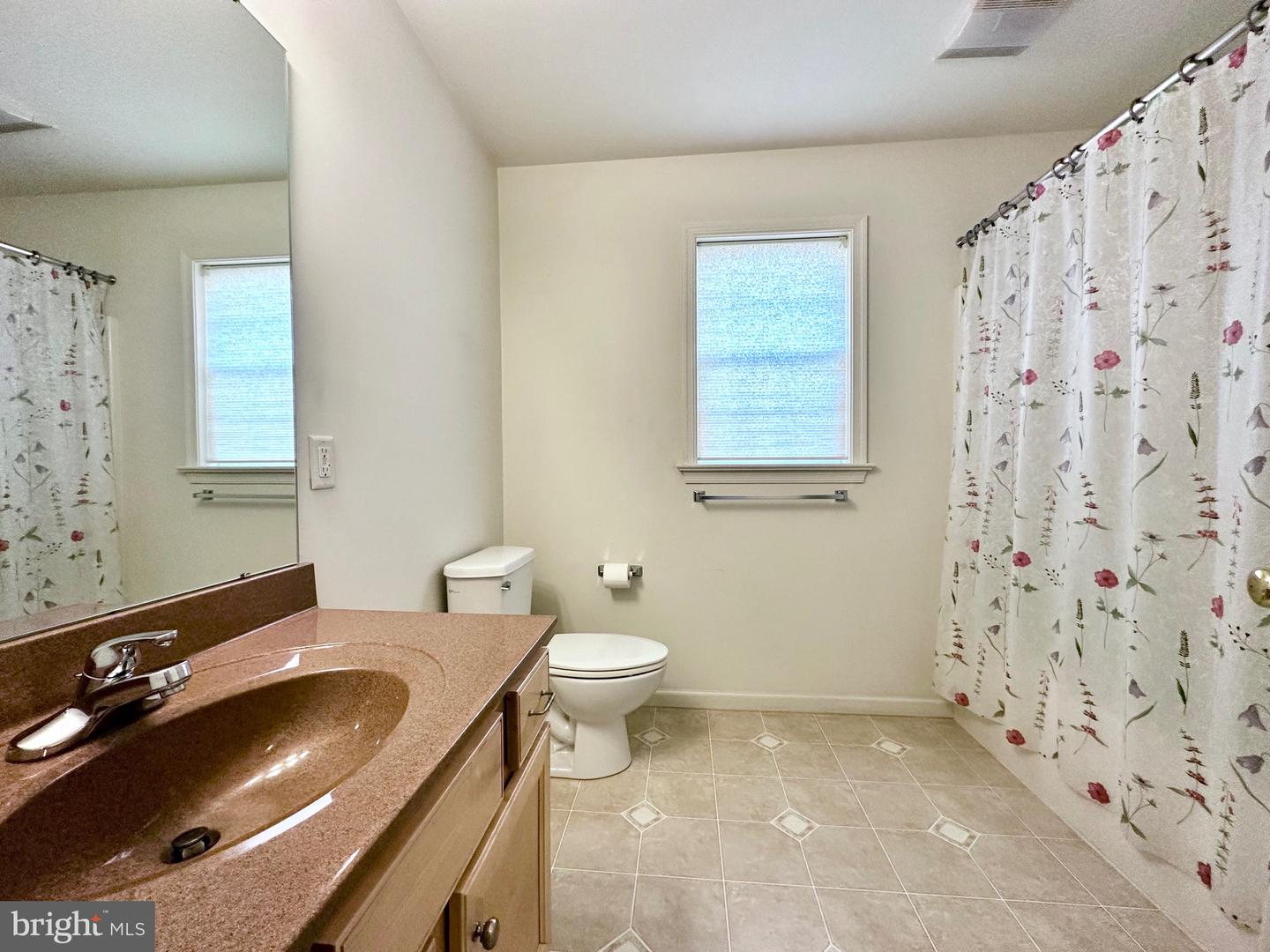 506 Waterside Cir