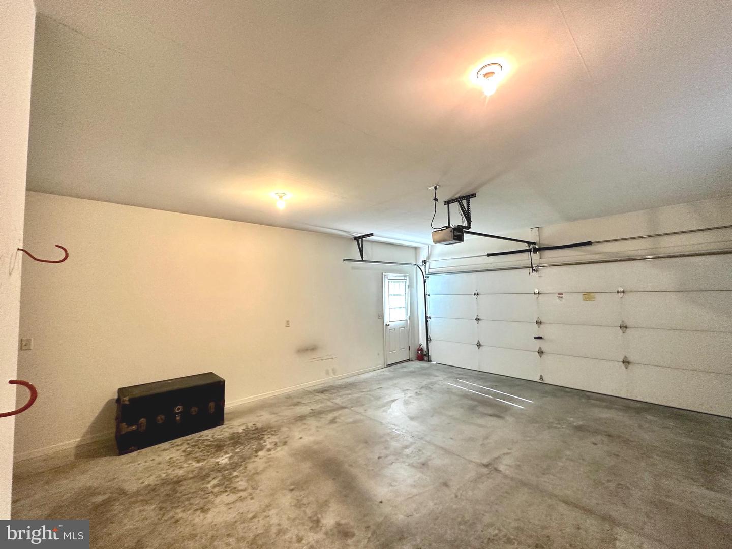 506 Waterside Cir