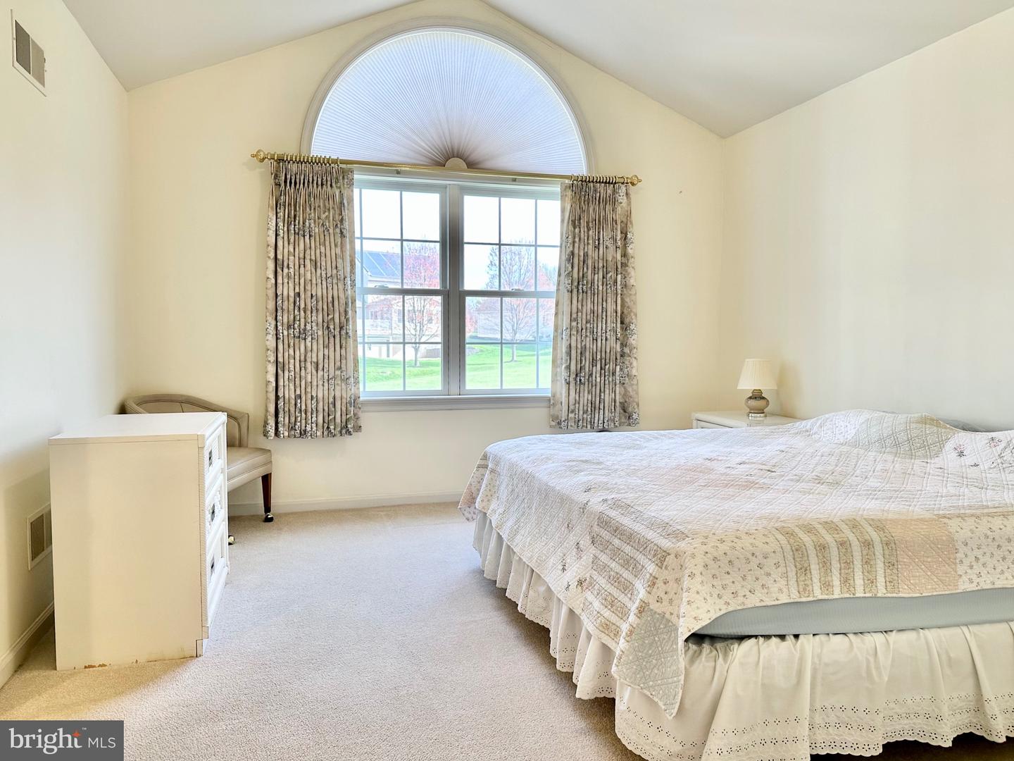506 Waterside Cir