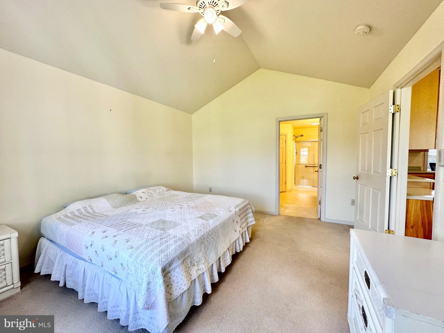 506 Waterside Cir
