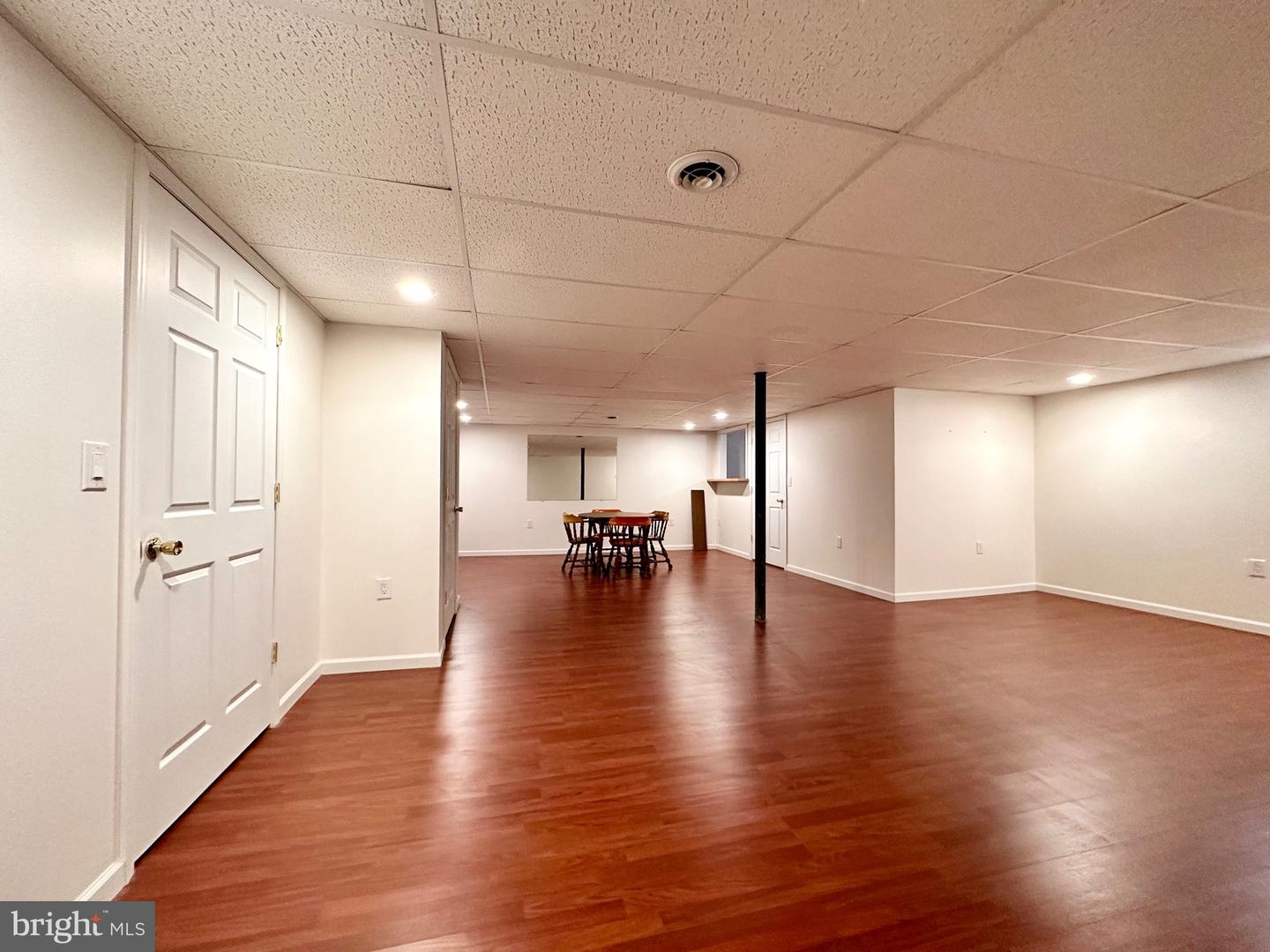 506 Waterside Cir