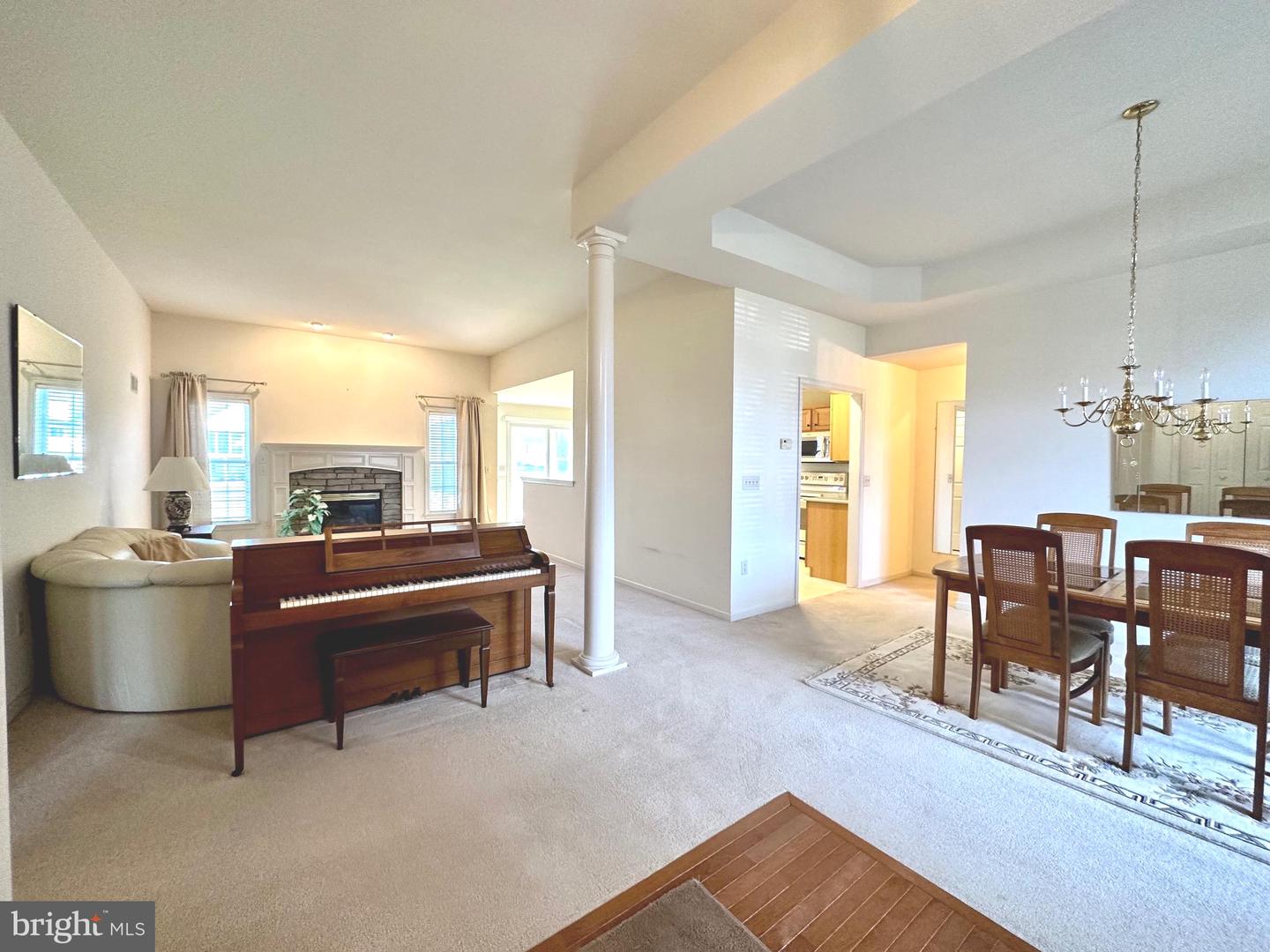 506 Waterside Cir