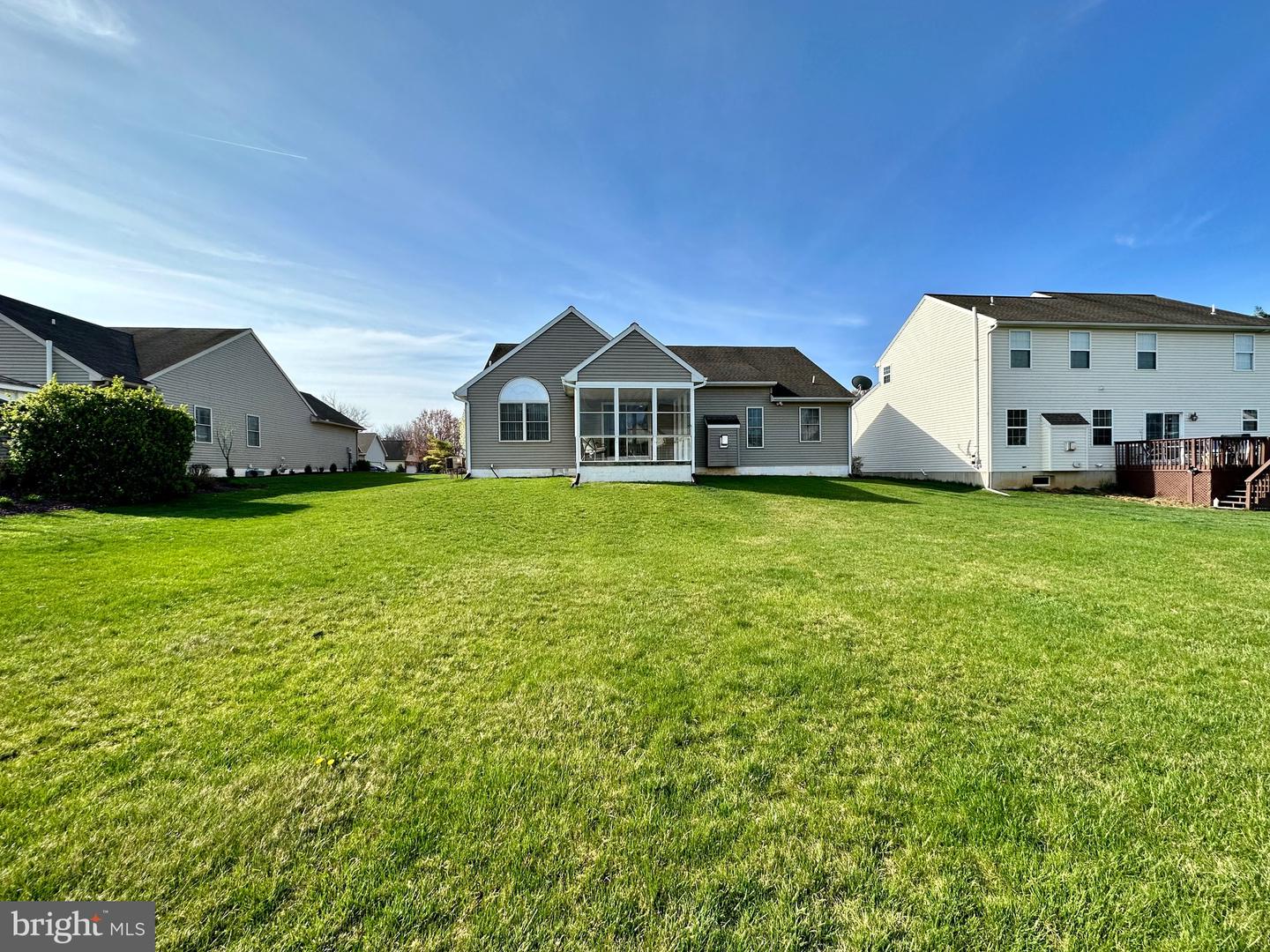 506 Waterside Cir
