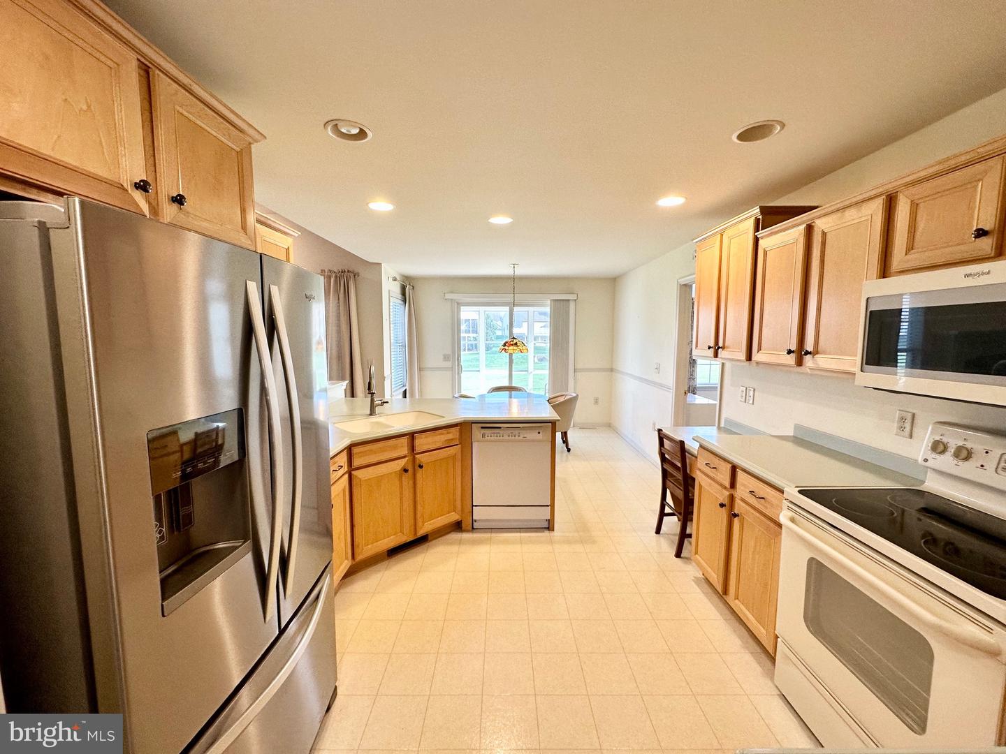 506 Waterside Cir