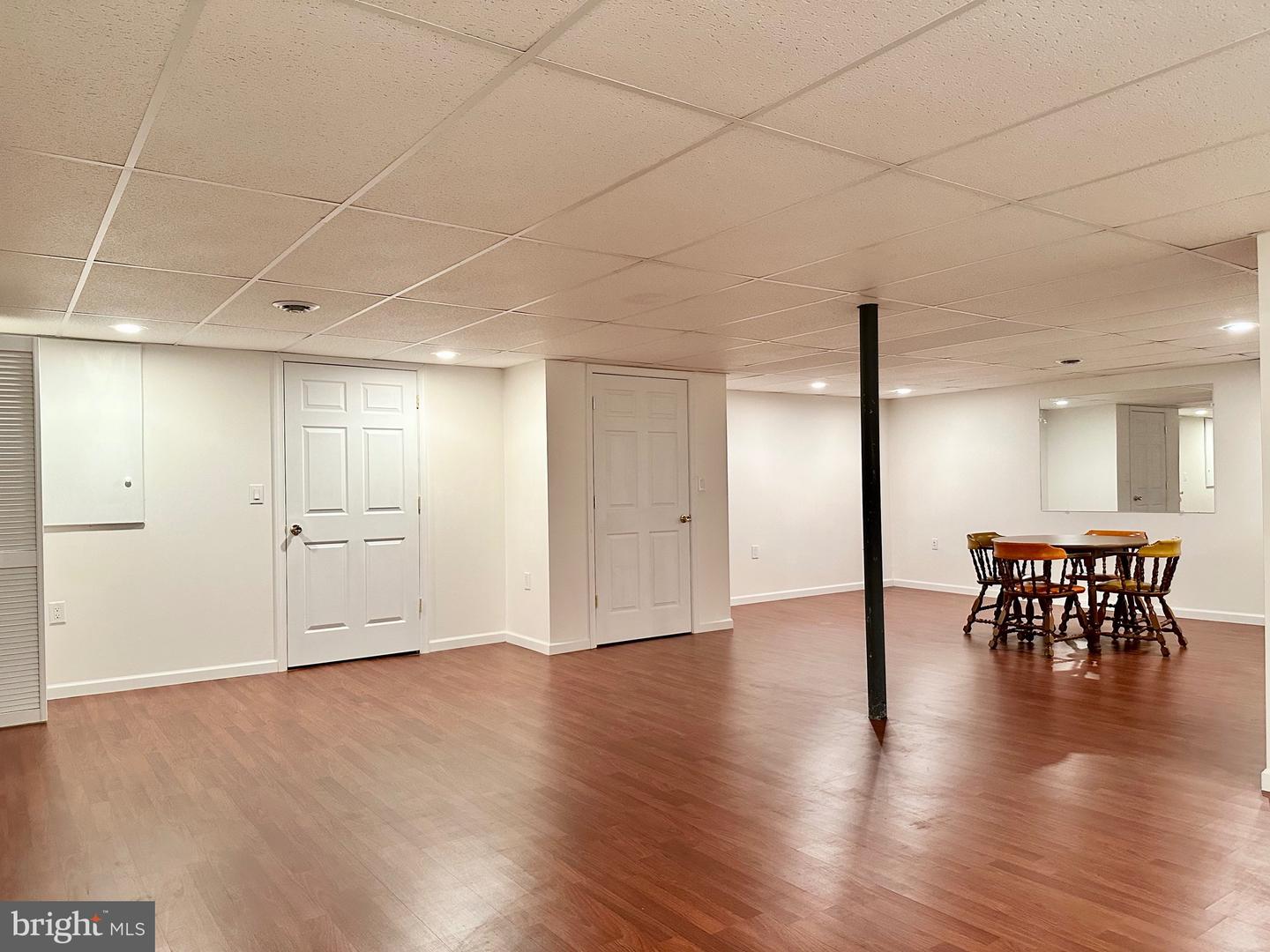 506 Waterside Cir