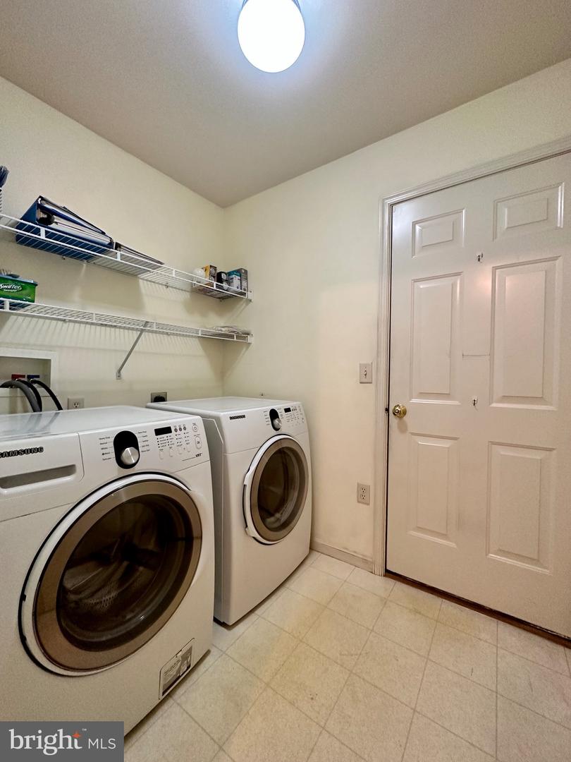 506 Waterside Cir