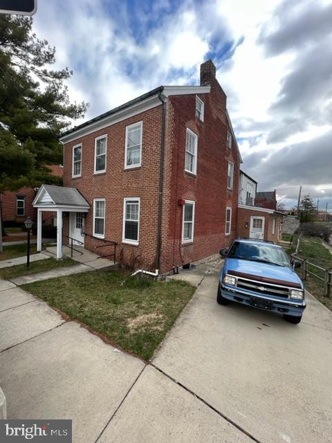 164 N 9th St