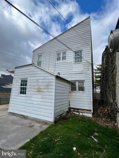 164 N 9th St