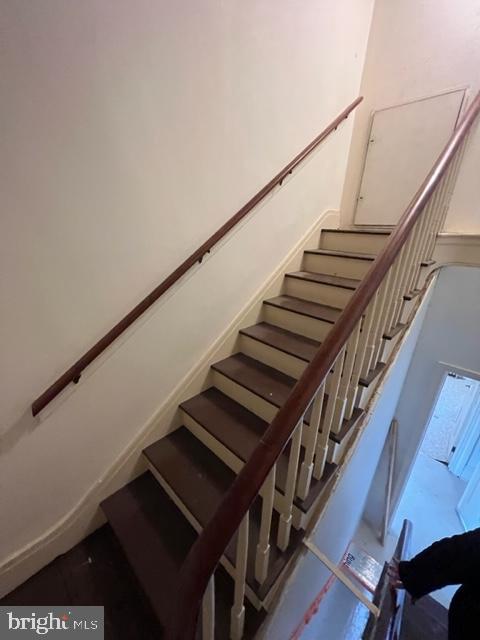 164 N 9th St