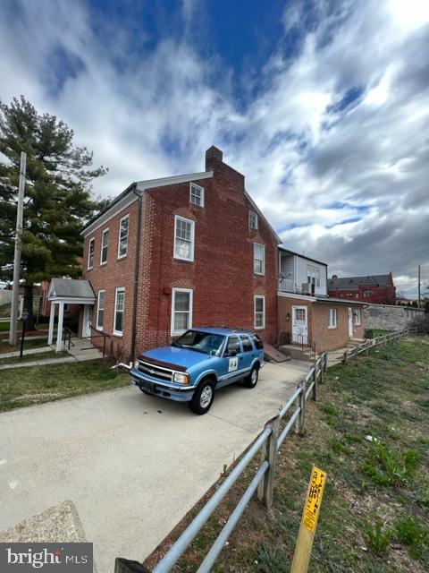 164 N 9th St
