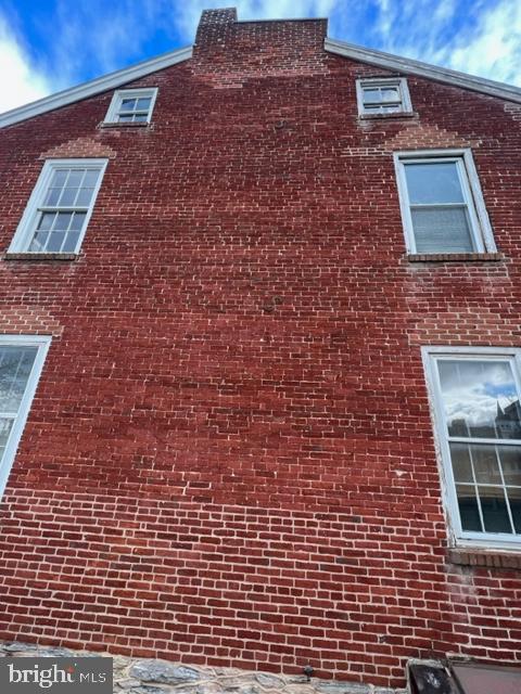 164 N 9th St
