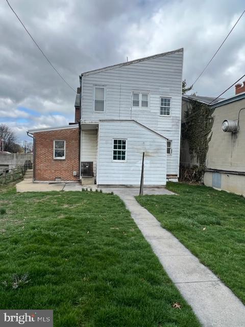 164 N 9th St