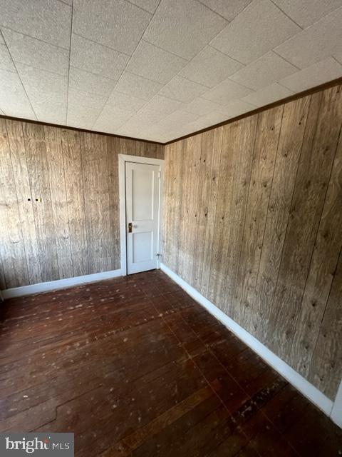 25 E Pershing Ave