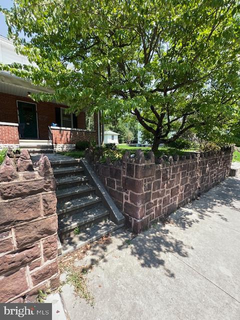 25 E Pershing Ave