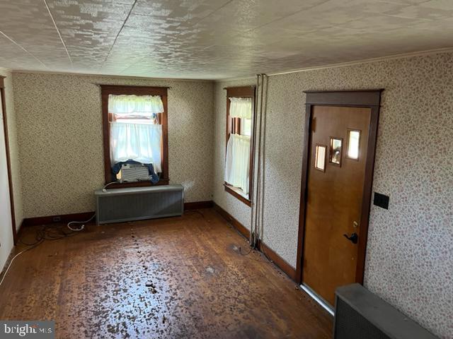 25 E Pershing Ave