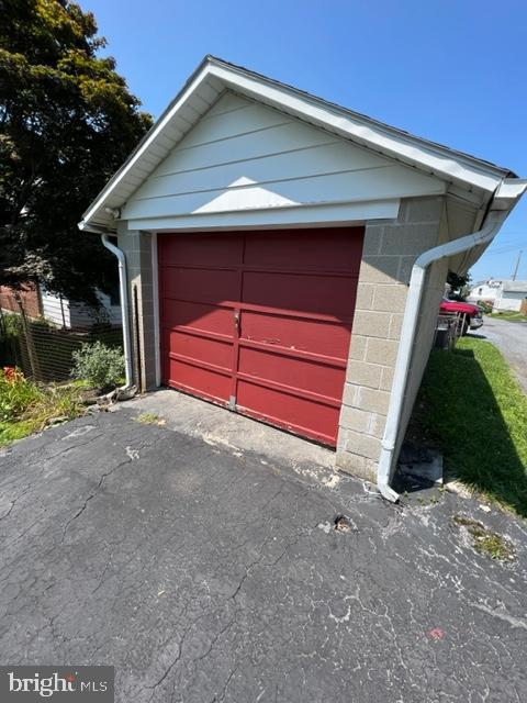 25 E Pershing Ave
