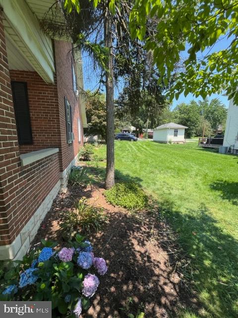 25 E Pershing Ave