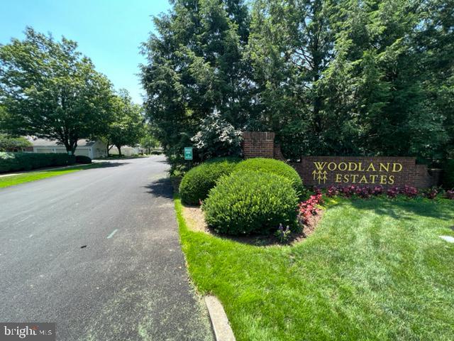 23 Woodland Est