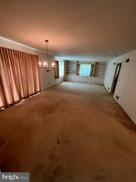 23 Woodland Est