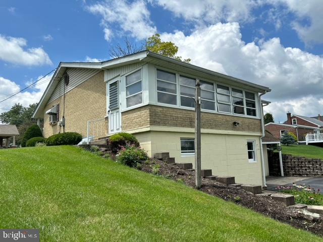 215 E Main St