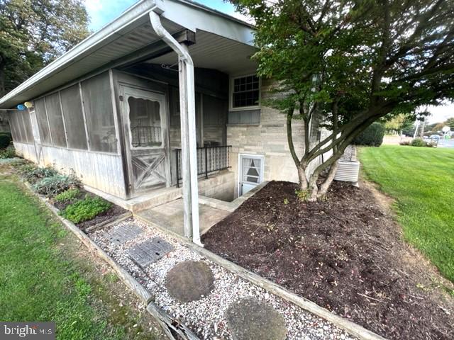 313 S Locust St