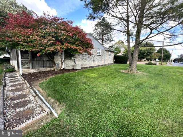 313 S Locust St