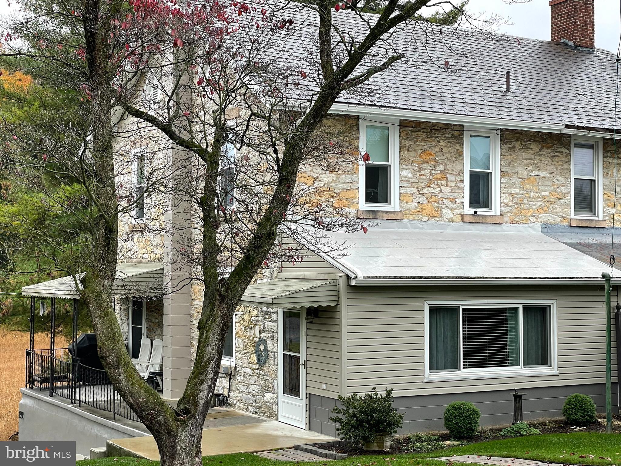 195 Race St