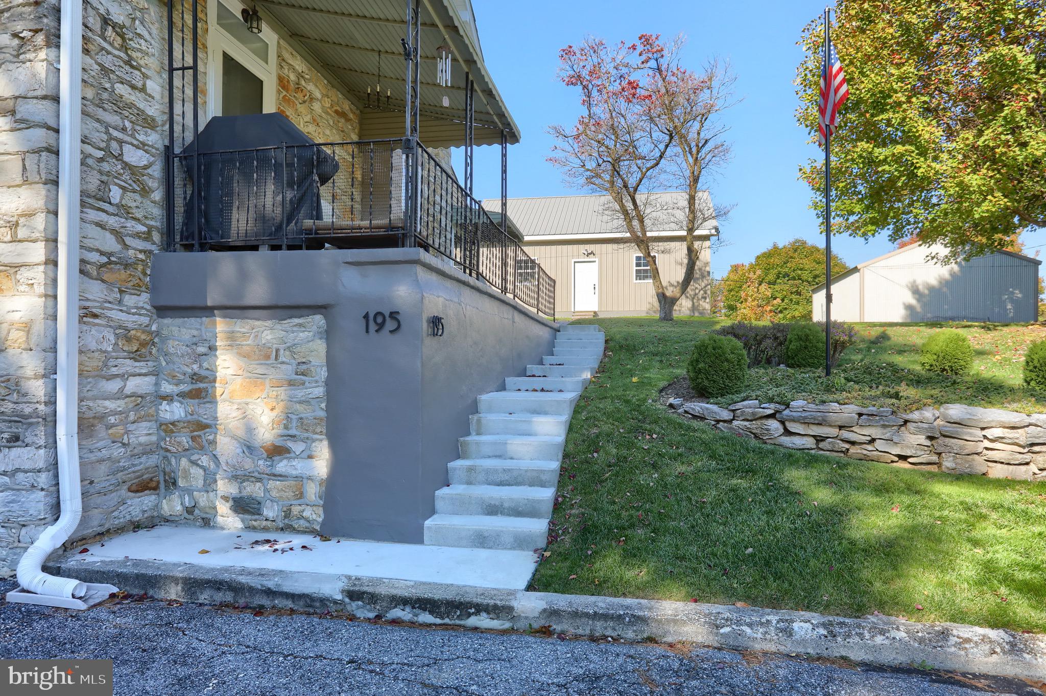 195 Race St